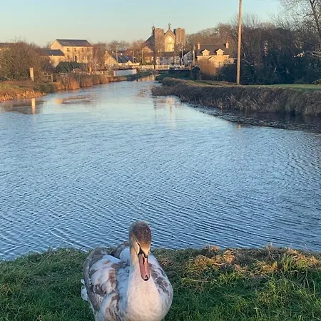 Barrow Blueway - The Stables 公寓 *