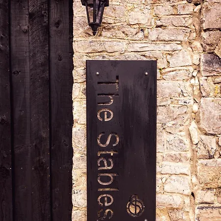 Barrow Blueway - The Stables Apartment *